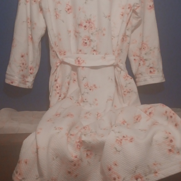 Midnight by Carole Hochman Pink Floral Robe - Picture 3 of 3